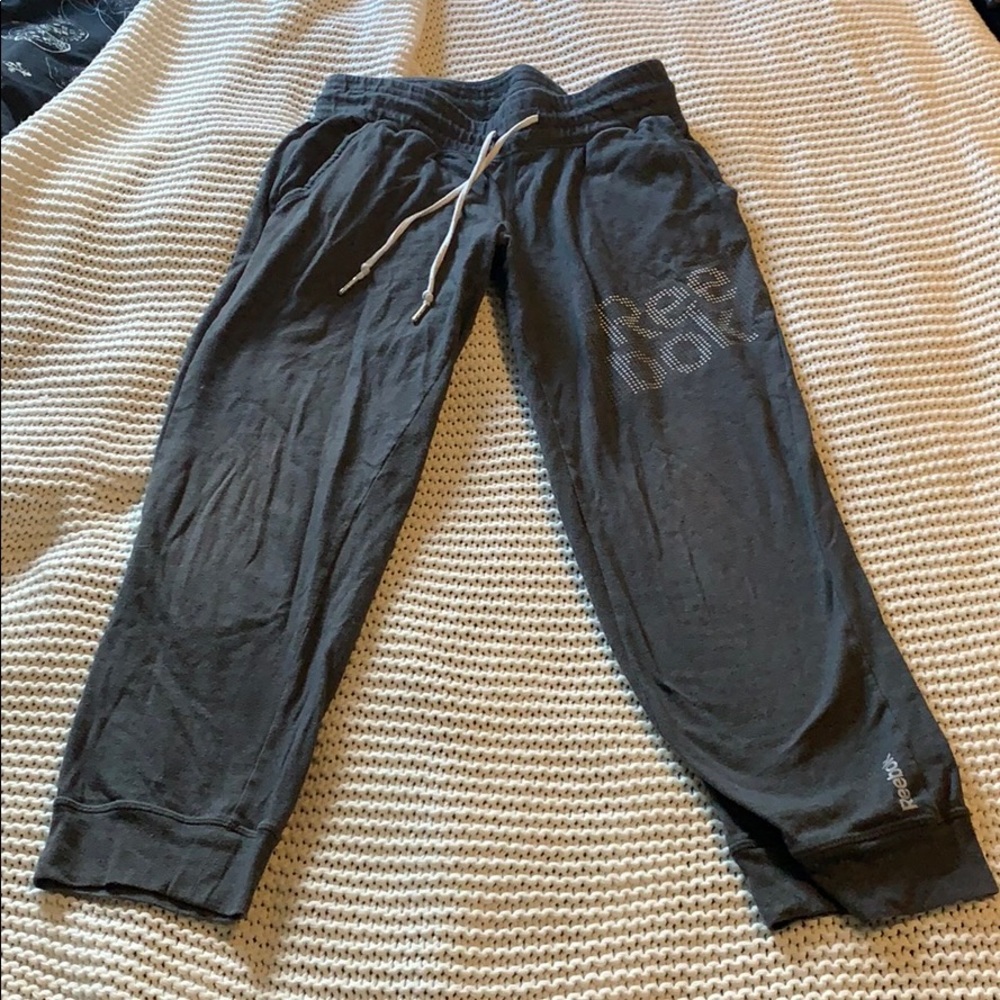 Reebok Capri Dark Gray Size Small